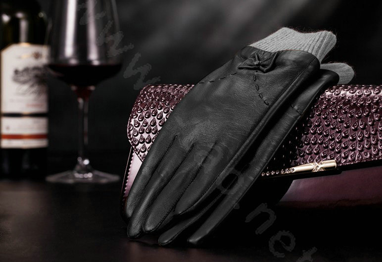 Allfond women winter waterproof cold-proof bow-knot wool genuine goatskin leather gloves M - Black