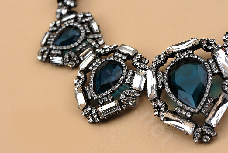 Luxury Elegant Women Choker Crystal Gem Bib Necklace Jewelry - Blue