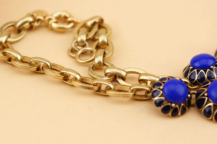 Luxury Fashion Women Exaggeration Choker Flower Gem Bib Necklace Jewelry - Blue