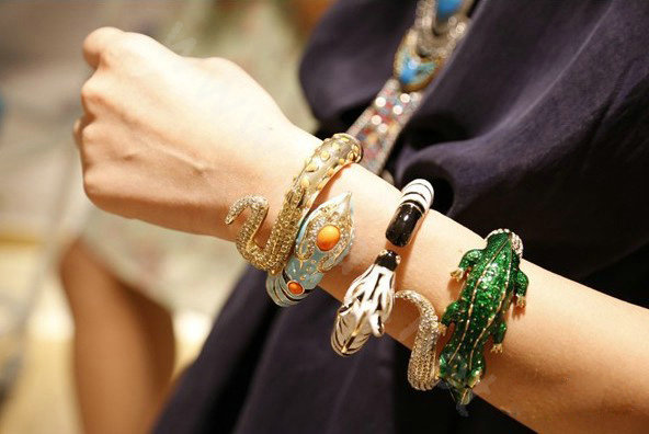 Women Retro Exaggeration Crystal Crocodile Alloy GP Bracelet Jewelry - Green