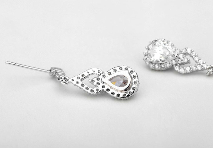 Classic Zircon Crystal White Gold Plated Water Drop Stud Earrings Women Banquet Jewelry