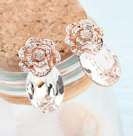Pretty Swarovskii Crystal White Rhinestone Flower Stud Earring Women Fashion Jewelry