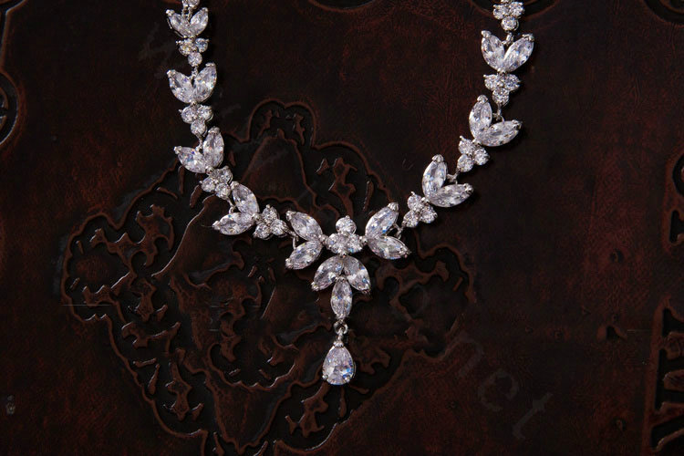 Luxury Classic Banquet Wedding Jewelry Sets Leaf Flower Earrings & Bridal AAA+ Zircon Statement Necklace