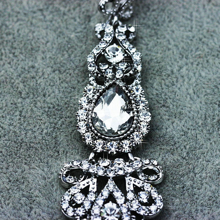 New Arrival Luxurious Romantic Chandelier Austrian Crystal Bridal Earrings White K Plated Long Earrings for Women